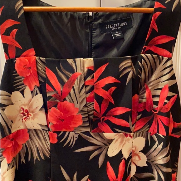 Knock out day-to-evening dress - Picture 6 of 7